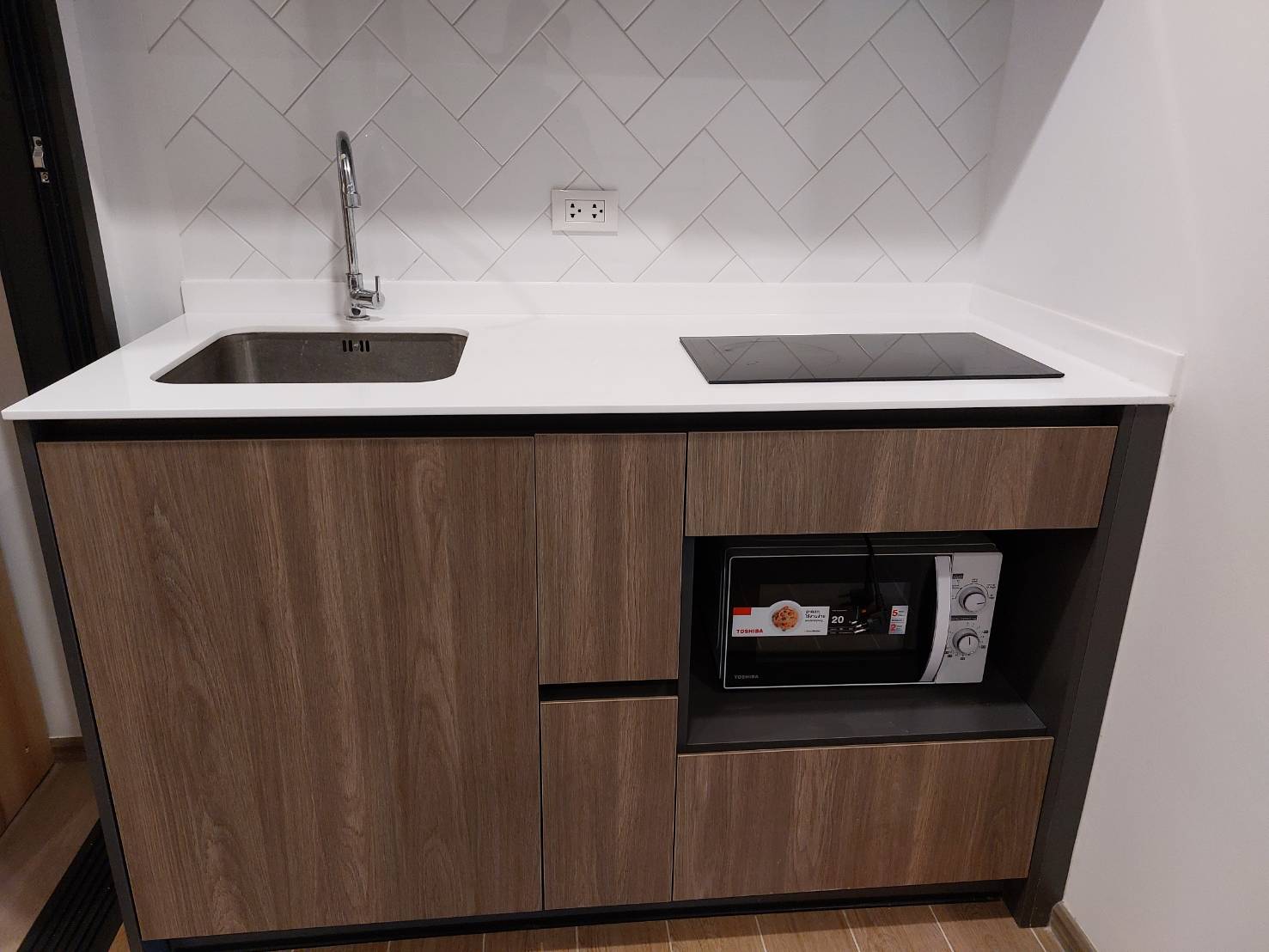 ขาย (For Sale) คอนโด : เดอะ ไลน์ พหลโยธิน อาคาร B 1 ห้องนอน 1 ห้องน้ำ 32 ตรม.