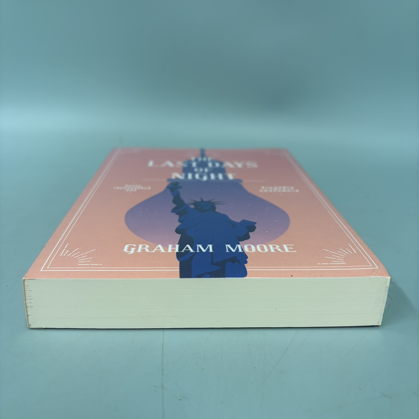ห้วงสุดท้ายแห่งรัตติกาล / มือหนึ่ง / เกรแฮม มัวร์ / สำนักพิมพ์ เอิร์นเนส พับลิชชิ่ง / นิยายแปล