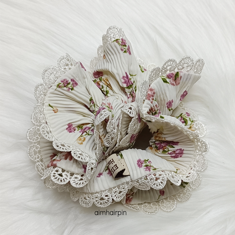 ยางรัดผมเอวัน แต่งขอบลูกไม้ A-One มีให้เลือก 22 ลาย - aimhairpin จำหน่ายกิ๊บติดผมเกาหลีแท้ และเครื่องประดับ ยางรัดผม คาดผมแฟชั่น สร้อยคอ ต่างหู