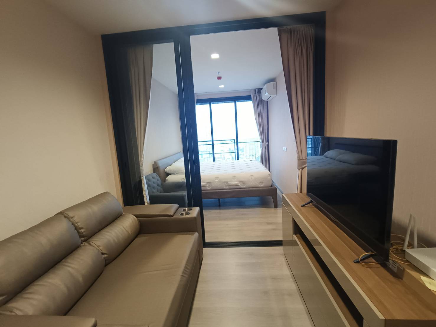 ให้เช่า (For Rent) คอนโด : เดอะ ไลน์ พหลโยธิน อาคาร B ประเภท : 1 ห้องนอน 1ห้องน้ำ พื้นที่ :38 ตรม.