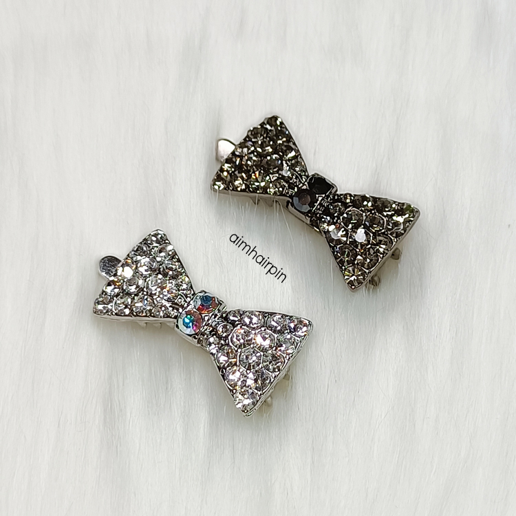 กิ๊บแม่เหล็กโบว์เพชร ขอบแหลม - aimhairpin จำหน่ายกิ๊บติดผมเกาหลีแท้ และเครื่องประดับ ยางรัดผม คาดผมแฟชั่น สร้อยคอ ต่างหู