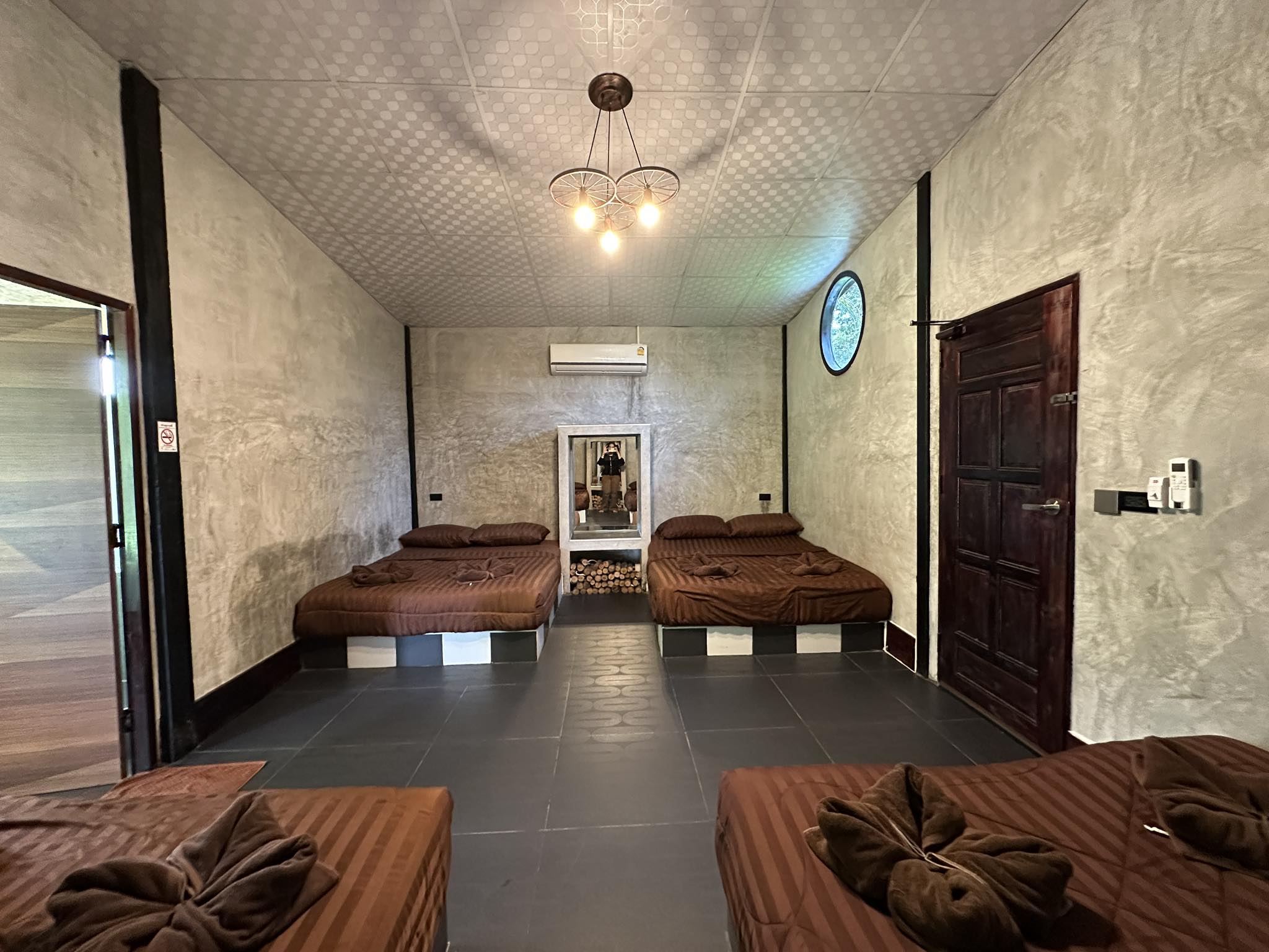 “พูลวิลล่า” เพื่อการลงทุน ขายที่ดินพร้อมกิจการ {ปัจจุบันยังเปิดให้บริการ รายรับ 6XX,XXX บาท/เดือน}