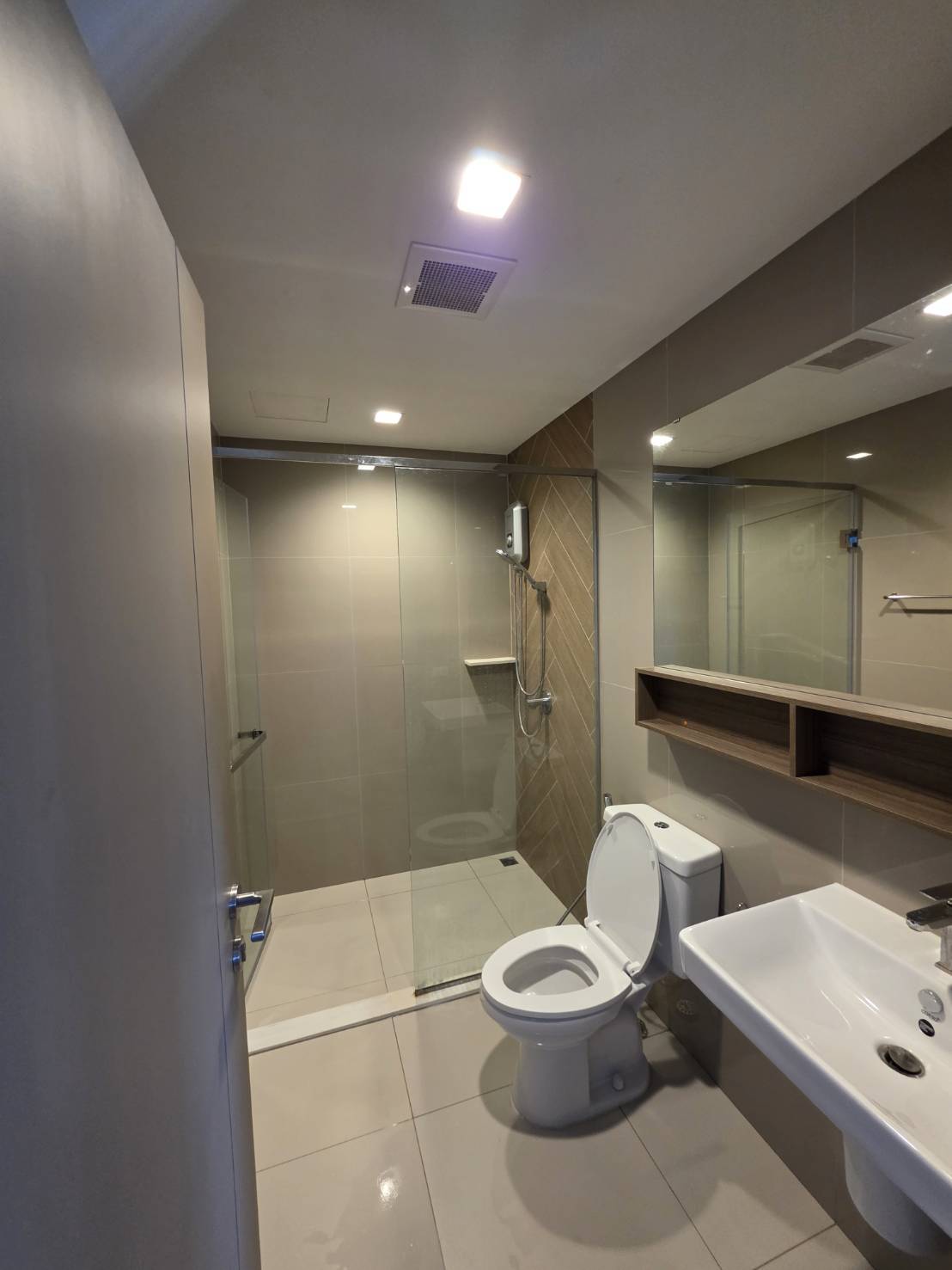 ขาย (For Sale) คอนโด : เดอะ ไลน์ พหลโยธิน อาคาร B (The Line Phahonyothin Park B) ประเภท : 1 ห้องนอน 1 ห้องน้ำ พื้นที่ : 41 ตรม.