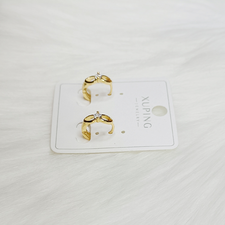 ต่างหูห่วงสีทอง ฝังเพชรชู - aimhairpin จำหน่ายกิ๊บติดผมเกาหลีแท้ และเครื่องประดับ ยางรัดผม คาดผมแฟชั่น สร้อยคอ ต่างหู