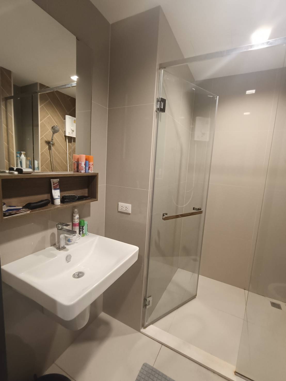 ให้เช่า (For Rent) คอนโด : เดอะ ไลน์ พหลโยธิน อาคาร B ประเภท : 1 ห้องนอน 1ห้องน้ำ พื้นที่ :32.5 ตรม.