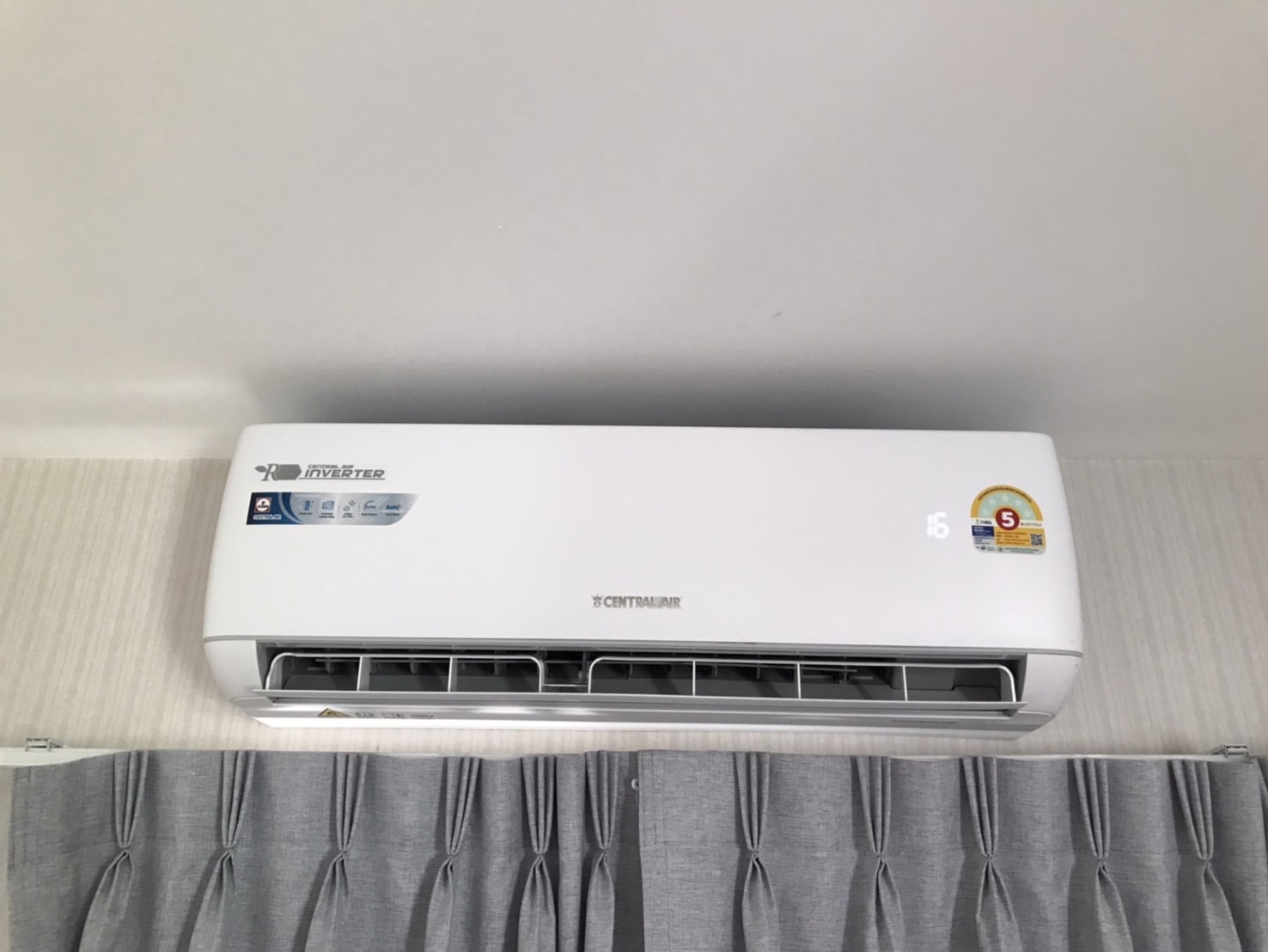 แอร์ CENTRAL AIR INVERTER รุ่น IVJS แบบติดผนัง