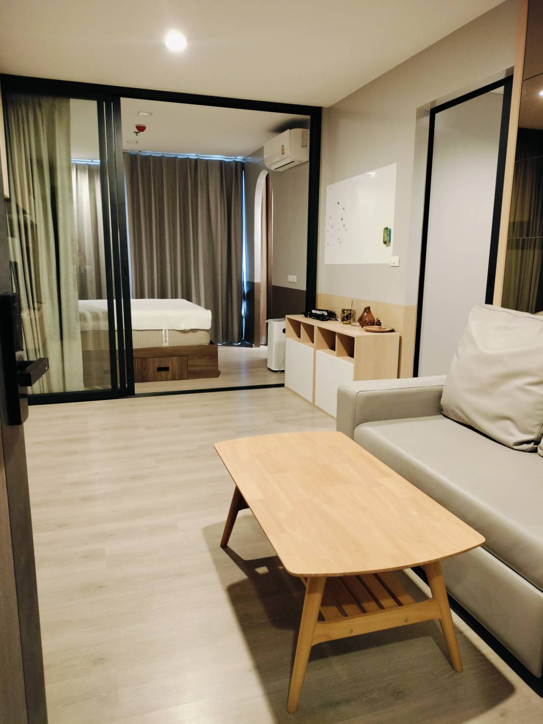 ให้เช่า คอนโด : เดอะ ไลน์ พหลโยธิน อาคาร B ประเภท : 1 ห้องนอน 1ห้องน้ำ พื้นที่ :41 ตรม.