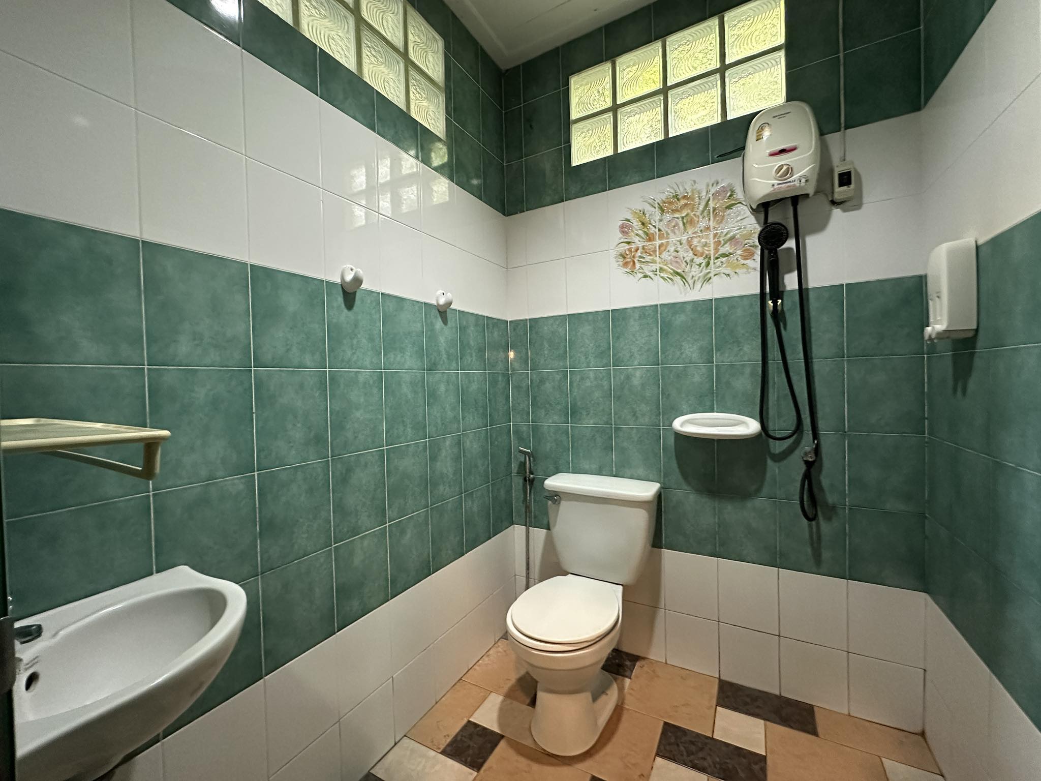 “พูลวิลล่า” เพื่อการลงทุน ขายที่ดินพร้อมกิจการ {ปัจจุบันยังเปิดให้บริการ รายรับ 6XX,XXX บาท/เดือน}