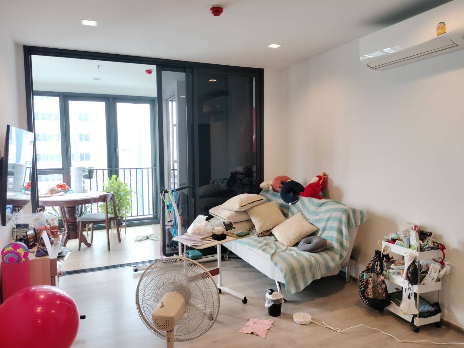 ขาย (For Sale) คอนโด : เดอะ ไลน์ พหลโยธิน อาคาร B (The Line Phahonyothin Park B) ประเภท : 2 ห้องนอน 2 ห้องน้ำ พื้นที่ : 65 ตรม.