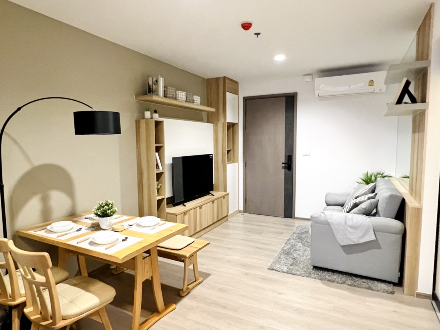 ขาย (For Sale) คอนโด : เดอะ ไลน์ พหลโยธิน อาคาร B (The Line Phahonyothin Park B) ประเภท : 1 ห้องนอน 1 ห้องน้ำ พื้นที่ : 40 ตรม.