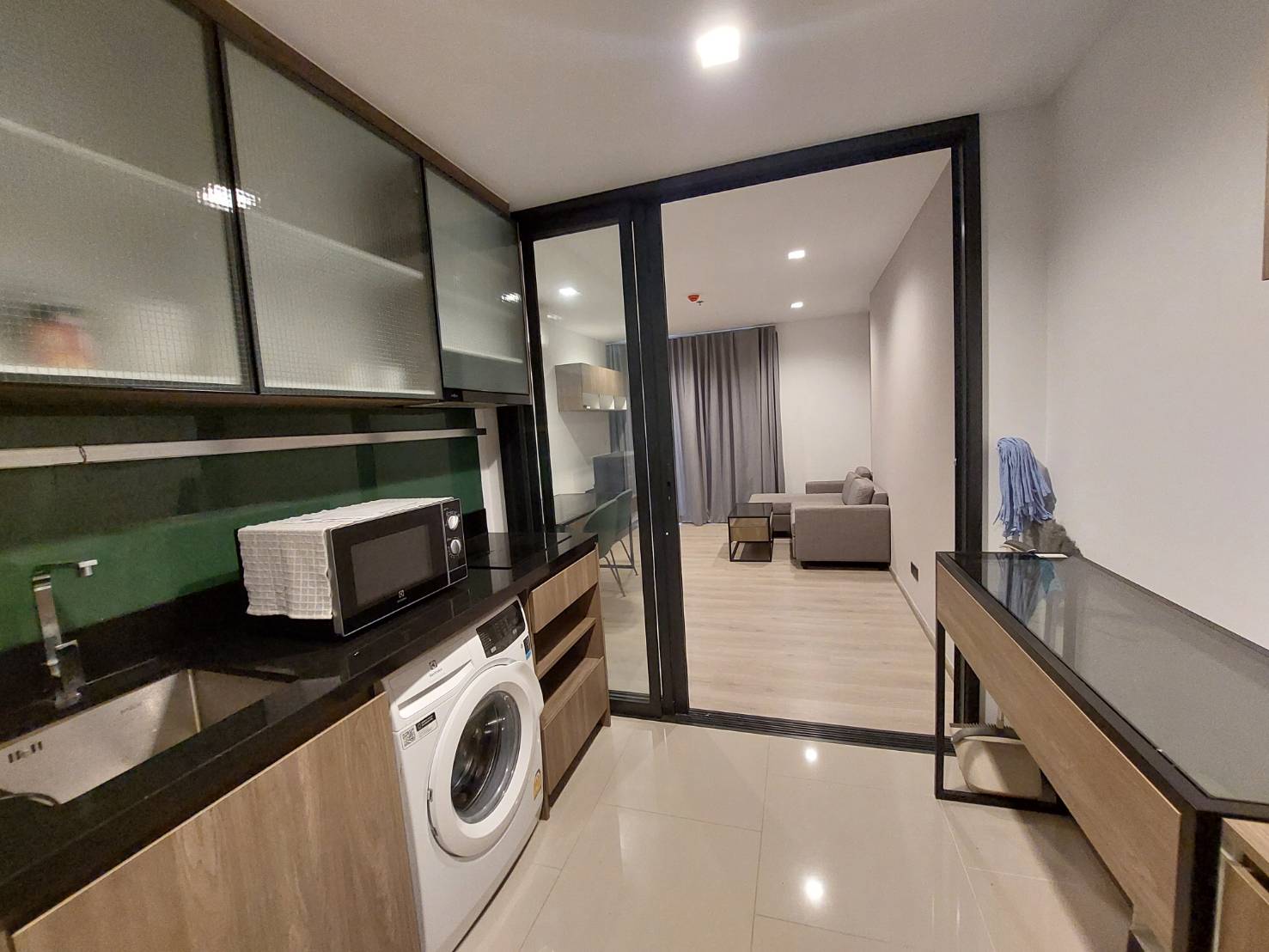 ให้เช่า (For Rent) คอนโด : เดอะ ไลน์ พหลโยธิน อาคาร B ประเภท : 2 ห้องนอน 2ห้องน้ำ พื้นที่ : 60ตรม.