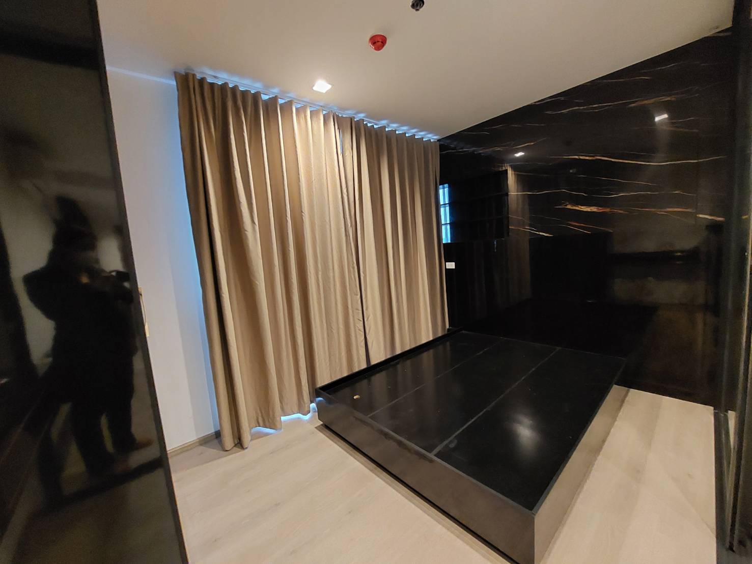 ขาย (For Sale) คอนโด : เดอะ ไลน์ พหลโยธิน อาคาร B (The Line Phahonyothin Park B) ประเภท : 1 ห้องนอน 1 ห้องน้ำ พื้นที่ : 33 ตรม.