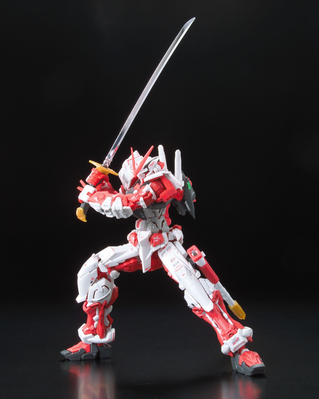 RG BANDAI MBF-P02 Gundam Astray Red Frame