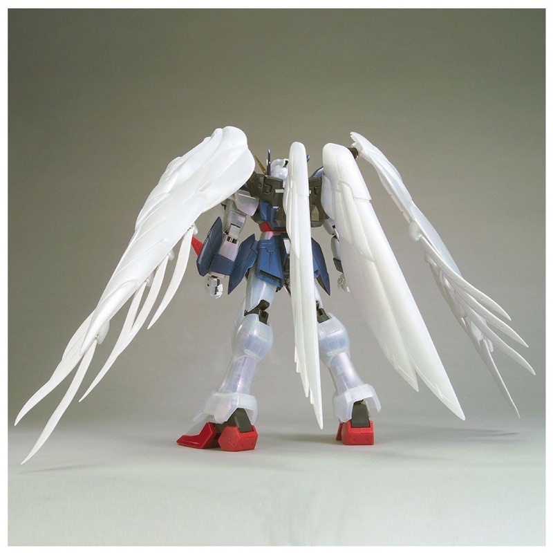 PG BANDAI 1/60 Gundam Wing ZERO Pearl Coating LIMITED