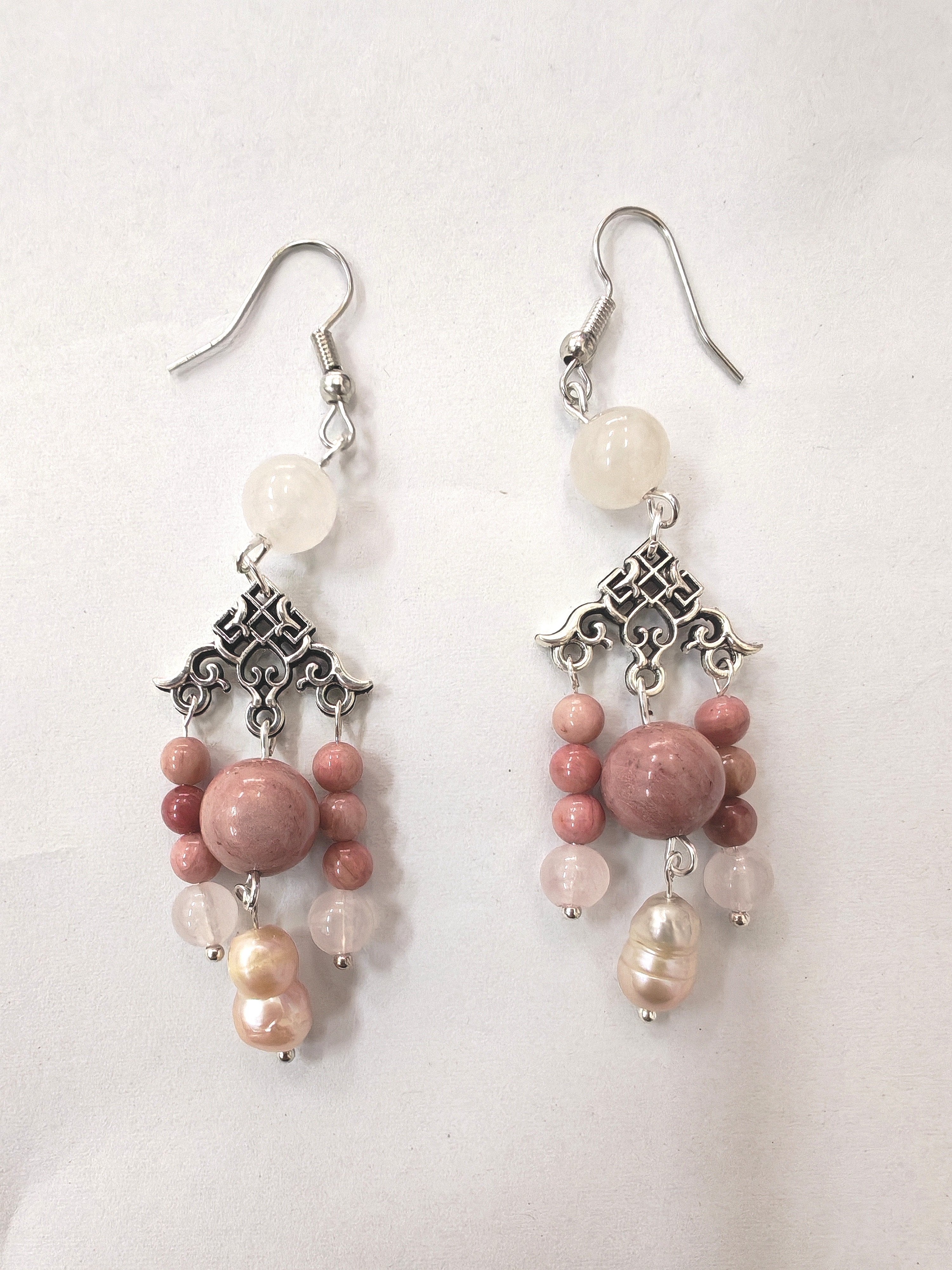 (022) ต่างหูหินแท้ โรโดไนต์ โรสควอตซ์ ก้านตะขอเงินแท้ 925 ความยาว 5 ซ.ม.