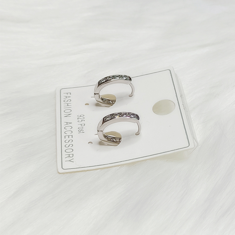 ต่างหูห่วงสีเงิน ฝังเพชรแถว - aimhairpin จำหน่ายกิ๊บติดผมเกาหลีแท้ และเครื่องประดับ ยางรัดผม คาดผมแฟชั่น สร้อยคอ ต่างหู