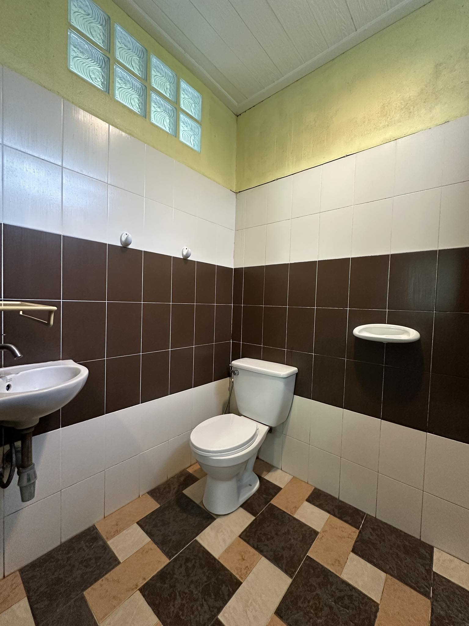 “พูลวิลล่า” เพื่อการลงทุน ขายที่ดินพร้อมกิจการ {ปัจจุบันยังเปิดให้บริการ รายรับ 6XX,XXX บาท/เดือน}