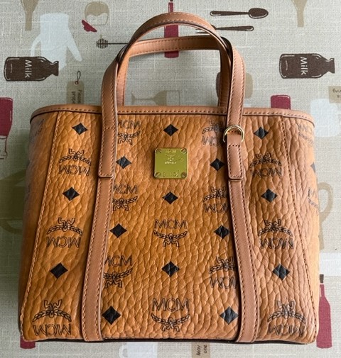 กระเป๋าสุภาพสตรี Mcm Mini Toni Shopper in Visetos แท้ มือสอง