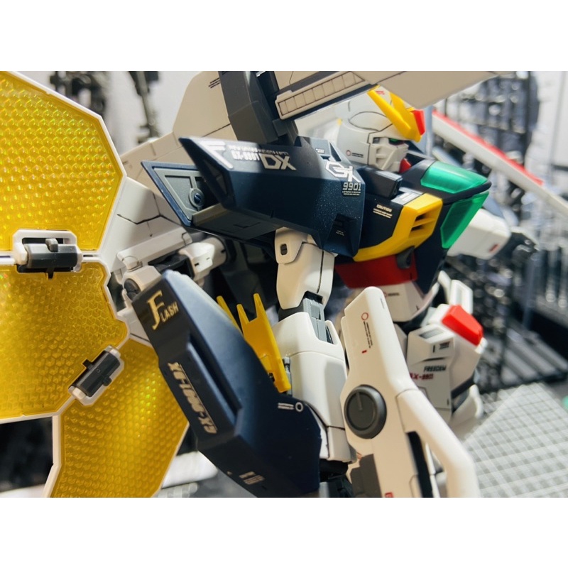 [PRE-ORDER / FEB 69] MG BANDAI GX-9901-DX Gundam Double X