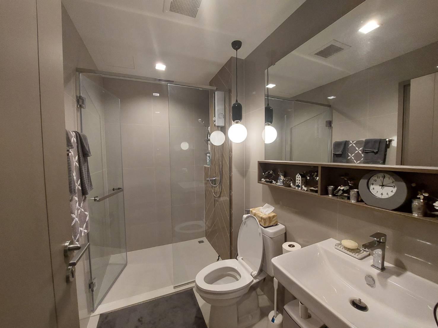 ขาย (For Sale) คอนโด : เดอะ ไลน์ พหลโยธิน อาคาร B (The Line Phahonyothin Park B) ประเภท : 2 ห้องนอน 2 ห้องน้ำ พื้นที่ : 62 ตรม.