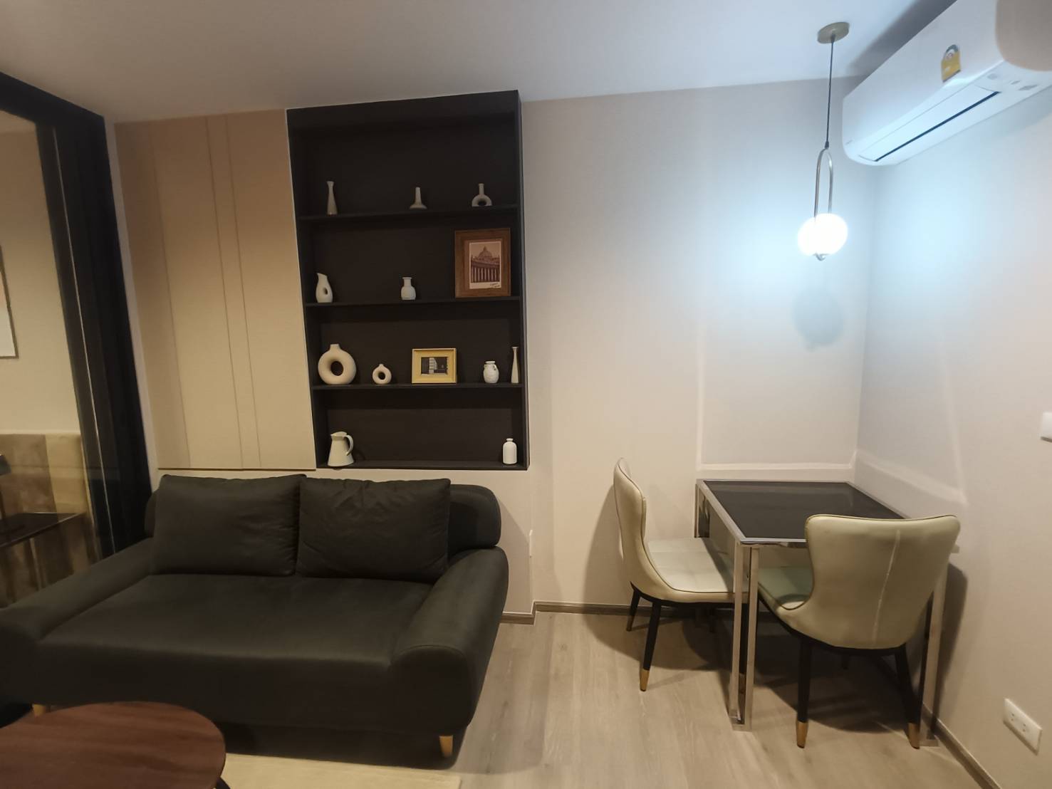 ขายพร้อมผู้เช่า (For Sale) คอนโด : เดอะ ไลน์ พหลโยธิน อาคาร B (The Line Phahonyothin Park B) ประเภท : 1 ห้องนอน 1 ห้องน้ำ พื้นที่ : 37 ตรม.