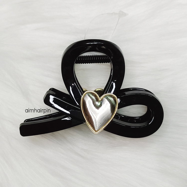 กิ๊บหนีบผมทรงโบว์สไตล์เกาหลี แต่งอะไหล่หัวใจ สีทอง - aimhairpin จำหน่ายกิ๊บติดผมเกาหลีแท้ และเครื่องประดับ ยางรัดผม คาดผมแฟชั่น สร้อยคอ ต่างหู