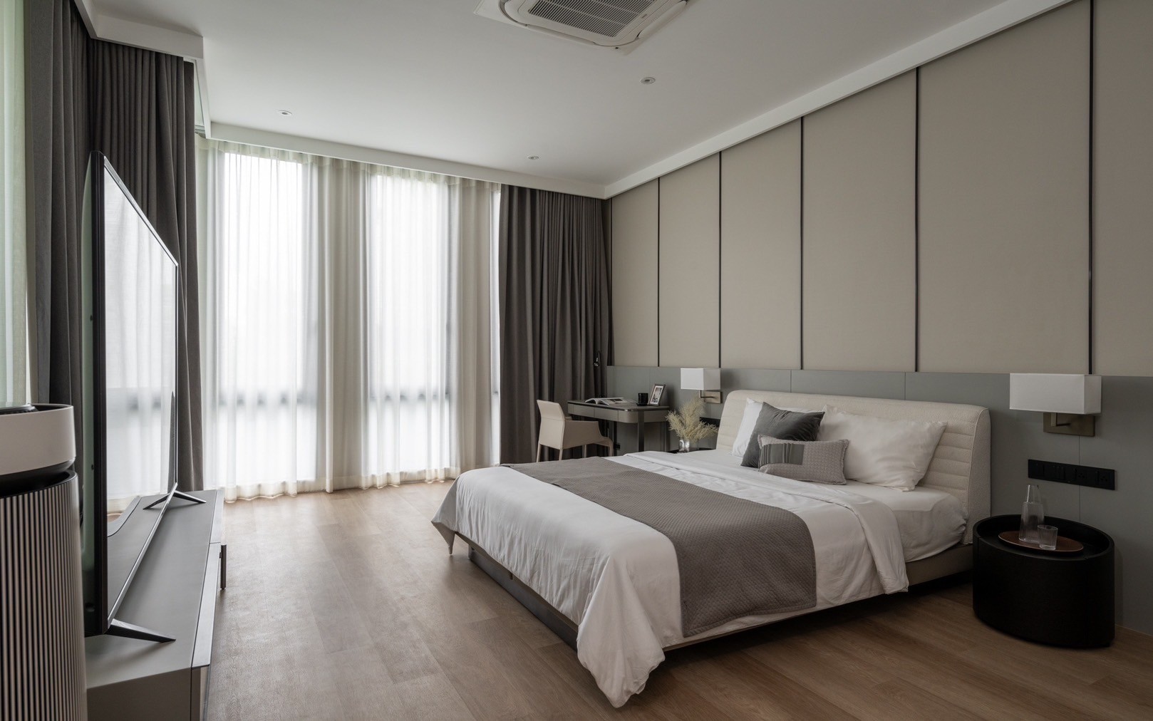 บ้านให้เช่า (House For Rent) : BUGAAN PATTANAKARN (บูก้าน พัฒนาการ) บ้านเดี่ยว 3 ชั้น สไตล์ Modern Luxury พร้อมสระว่ายน้ำส่วนตัวบนชั้น 2 •ประเภท : 5 ห้องนอน 7 ห้องน้ำ