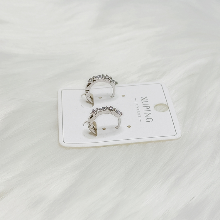 ต่างหูห่วงเพชรฝังหนามเตย สไตล์มินิมอล - aimhairpin จำหน่ายกิ๊บติดผมเกาหลีแท้ และเครื่องประดับ ยางรัดผม คาดผมแฟชั่น สร้อยคอ ต่างหู