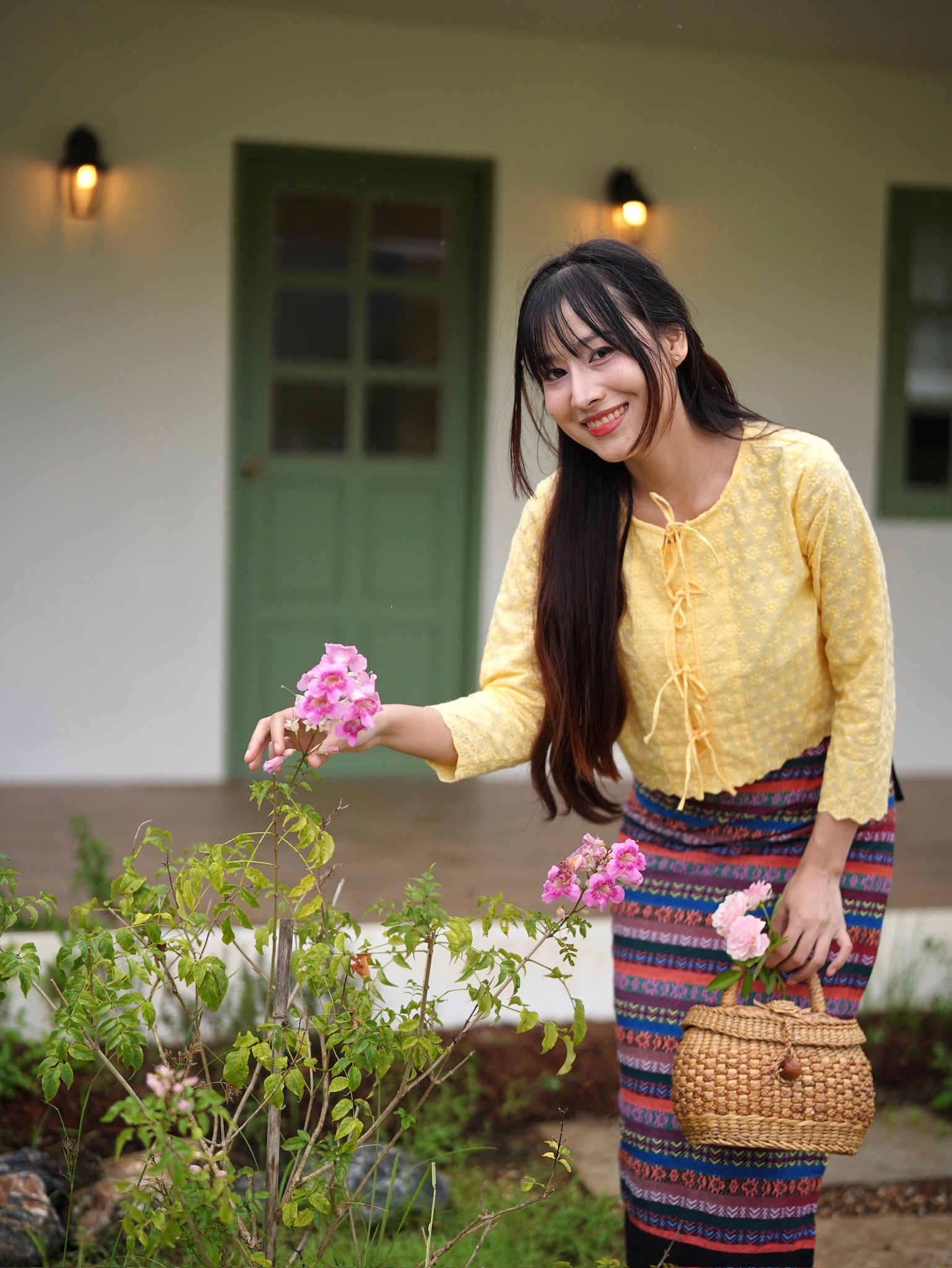 เสื้อบัวเกี๋ยง สีใหม่ หลายสี ลายพิกุล เสื้อแขนยาวผู้เชือกหน้า