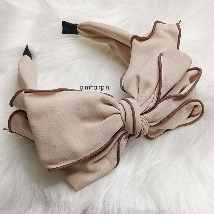 คาดผมแบบไม่หัก ทรงโบว์ดัดได้ สีครีม - aimhairpin จำหน่ายกิ๊บติดผมเกาหลีแท้ และเครื่องประดับ ยางรัดผม คาดผมแฟชั่น สร้อยคอ ต่างหู