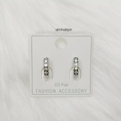 ต่างหูห่วงสีเงิน ฝังเพชรแถว - aimhairpin จำหน่ายกิ๊บติดผมเกาหลีแท้ และเครื่องประดับ ยางรัดผม คาดผมแฟชั่น สร้อยคอ ต่างหู