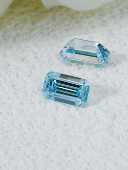เพชรสีฟ้าแท้เพาะเลี้ยงทรงหมอนคูชัน (Cushion Cut Blue Fancy) ขนาด 1 กะรัต