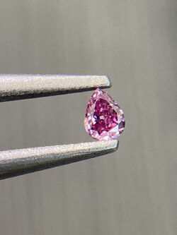 เพชรสีชมพูม่วงธรรมชาติแท้ 0.05 กะรัต ทรงลูกแพร์