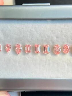 เพชรสีชมพูโครงสร้างเพชรแท้ เปล่งประกาย พร้อมใบเซอร์จาก IGI