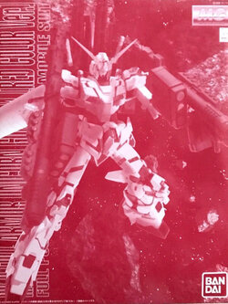 MG PREMIUM BANDAI Gundam Unicorn Full Armor Red Psycho Frame ver.