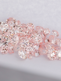 เพชรสีชมพูทรงไดมอนด์ 0.30 กะรัต