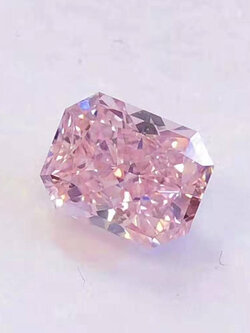 เพชรสีชมพูธรรมชาติแท้เรเดียนท์คัท 1.02 กะรัต SL1