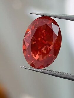 เพชรสีแดงทรงรี Oval Cut