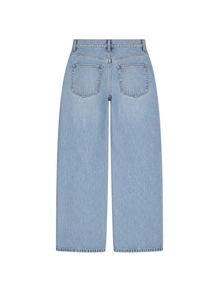 CURVED-LEG JEANS — LIGHT WASHED BLUE