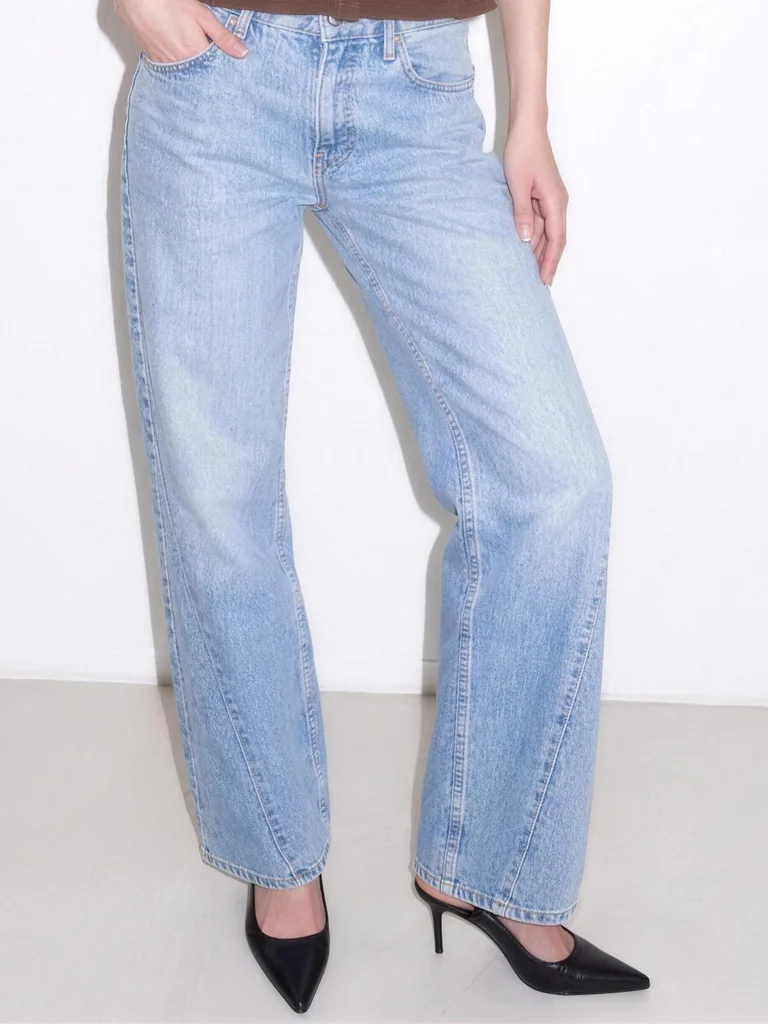 CURVED-LEG JEANS — LIGHT WASHED BLUE