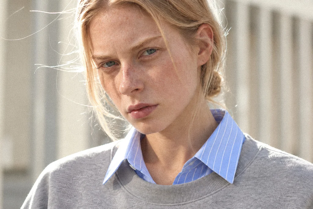 RELAXED COTTON SWEATSHIRT — SOFT GREY