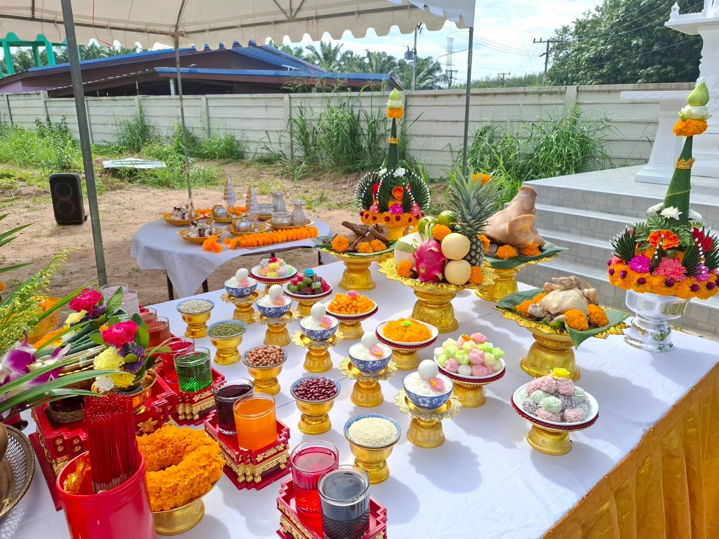 การจัดพื้นที่และอุปกรณ์งานพิธี