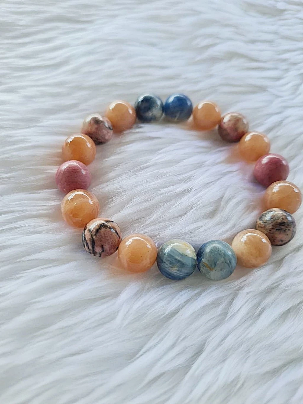 (011) กำไลหินไคยาไนต์ พีชมูนสโตน โรโดไนต์ ขนาด 10 มิล (ปลดหนี้ เรียกทรัพย์ การงานมั่นคง การเงินมั่งคั่ง ความรักยั่งยืน) ขนาดข้อมือระบุทางแชทได้เลยค่ะ