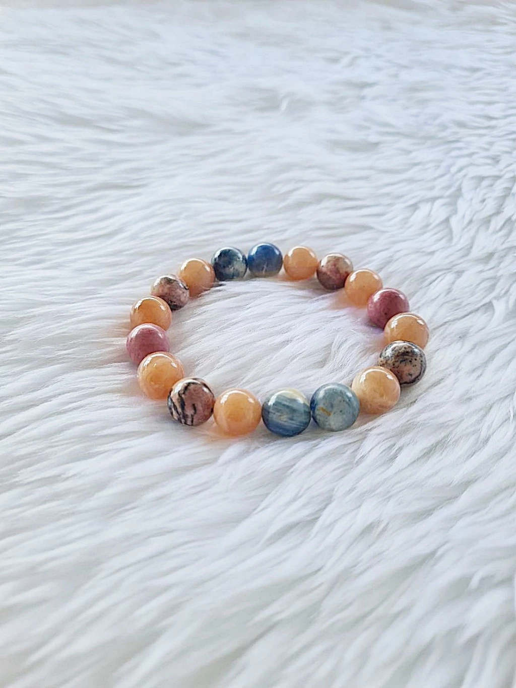 (011) กำไลหินไคยาไนต์ พีชมูนสโตน โรโดไนต์ ขนาด 10 มิล (ปลดหนี้ เรียกทรัพย์ การงานมั่นคง การเงินมั่งคั่ง ความรักยั่งยืน) ขนาดข้อมือระบุทางแชทได้เลยค่ะ